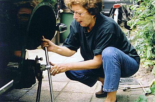 Undoing axle nut